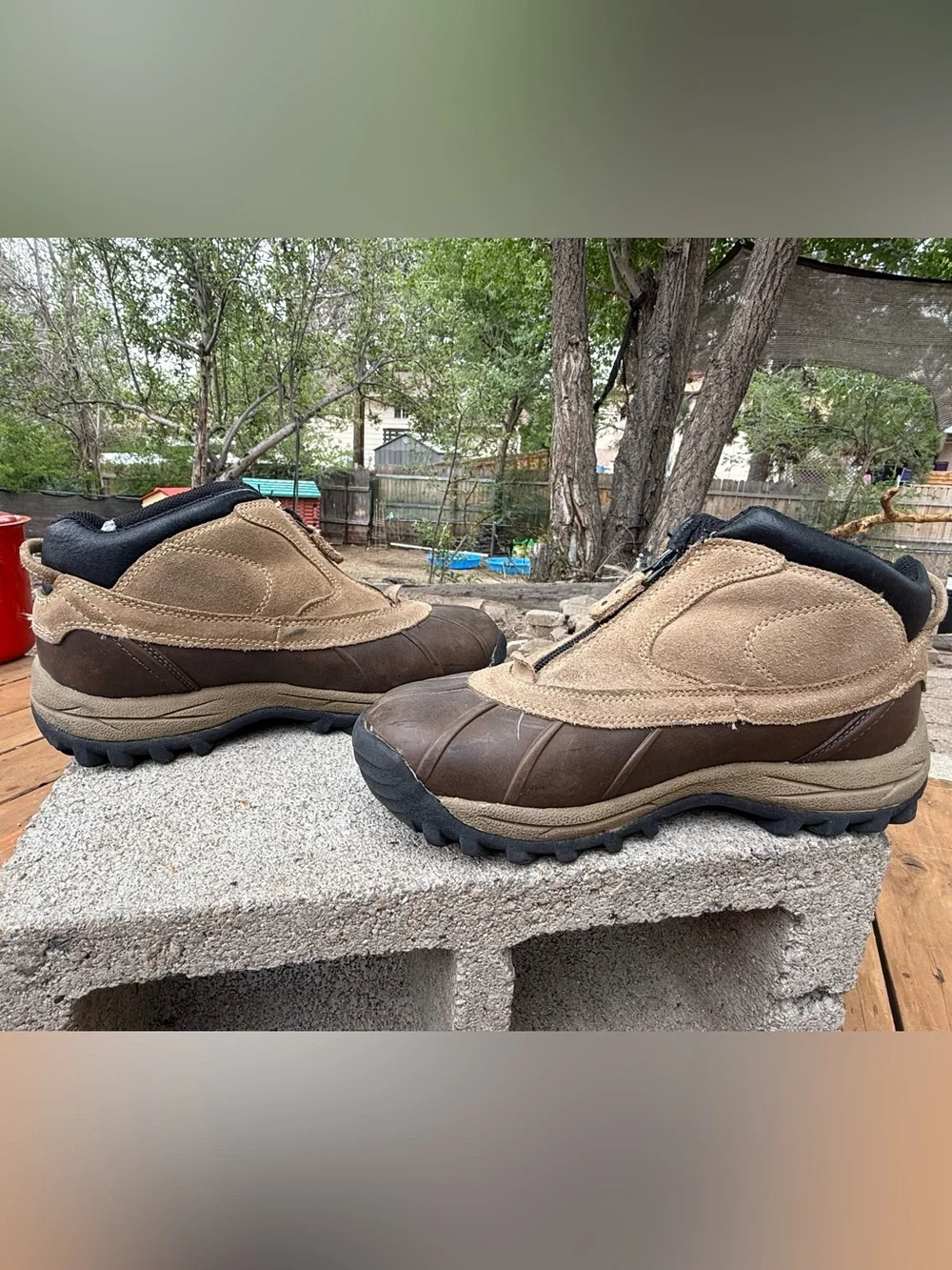 Totes Tricia boots in the tan colorway